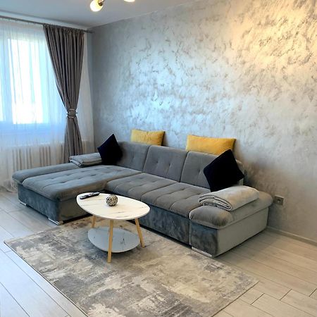 Victoriei Boulevard Private Apartment Braşov Extérieur photo