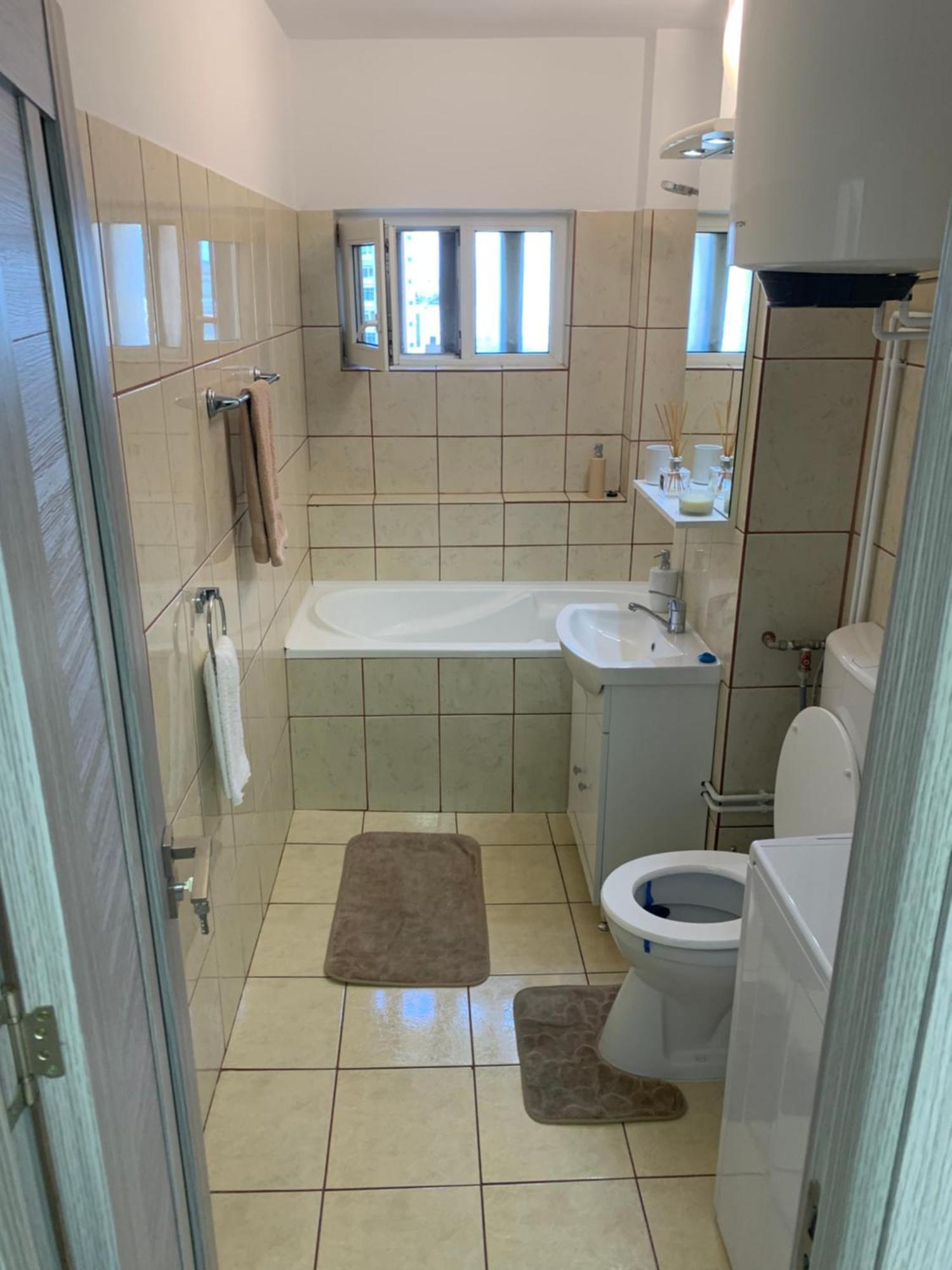 Victoriei Boulevard Private Apartment Braşov Extérieur photo