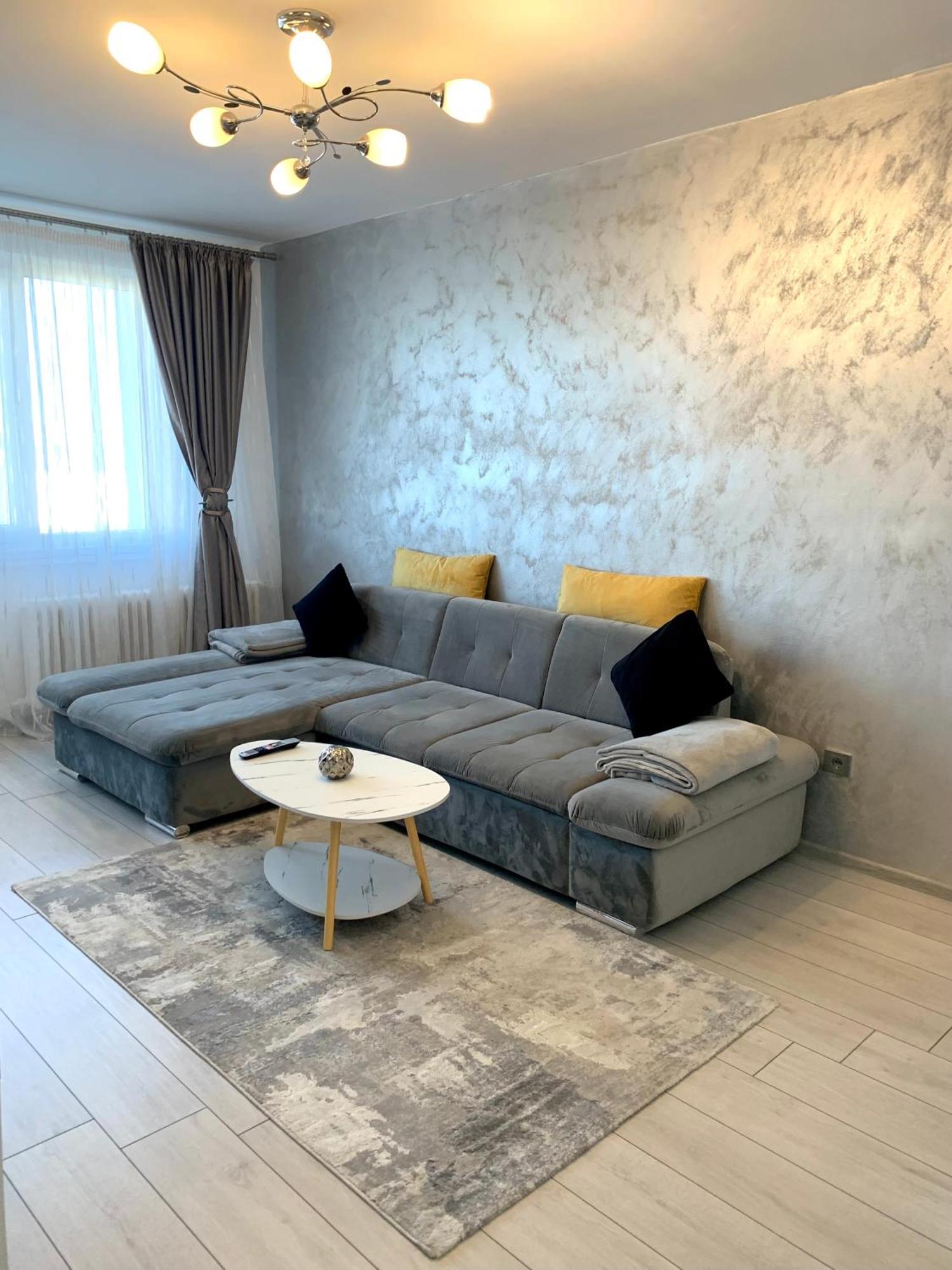 Victoriei Boulevard Private Apartment Braşov Extérieur photo